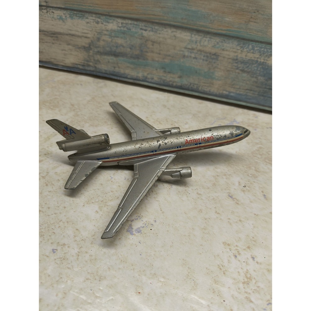 ERTL AMERICAN AIRLINES‎ -China 1987 - Silver